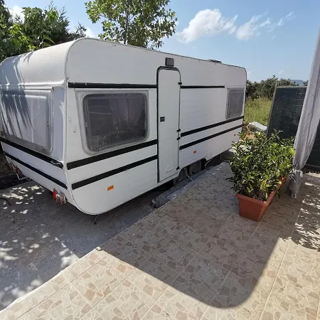 Green Garden Caravan Кемпинг